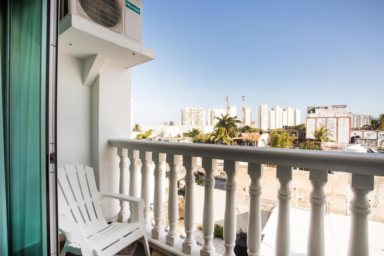 Capital O Cancun Ocean View, קנקון מראה חיצוני תמונה A balcony